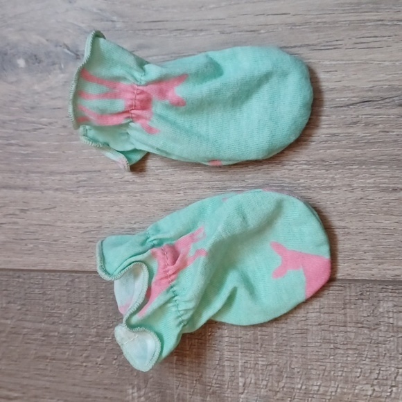 Omaiki newborn baby hat and mittens - Picture 4 of 6